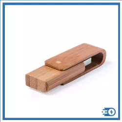 16 GB USB key in bamboo