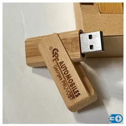 16 GB USB key in bamboo