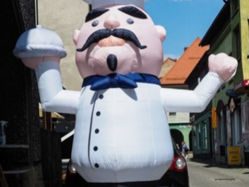 Pourquoi choisir un objet publicitaire gonflable pour communiquer